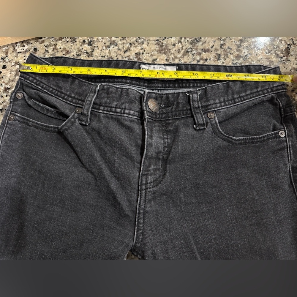 Free People Black distressed Jeans with frayed bottom - Picture 5 of 5